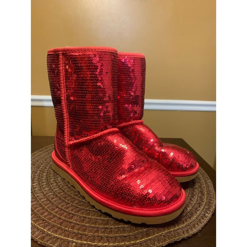 UGG CLASSIC SPARKLE SEQUIN RED LIMITED HOLIDAY EDITION WOMEN SIZE 6 RARE 🔥